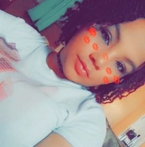 Meet your Posher, Dee